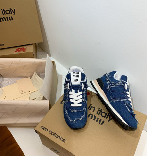 미우미우 X 뉴발란스 스니커즈