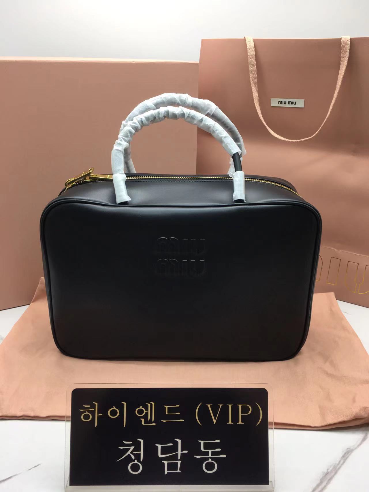 미우미우 MIU MIU 엠보로고 아르카디