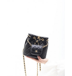 샤넬 23A 턴락 CC 백참 스몰 백팩 카프스킨 (하이엔드급)