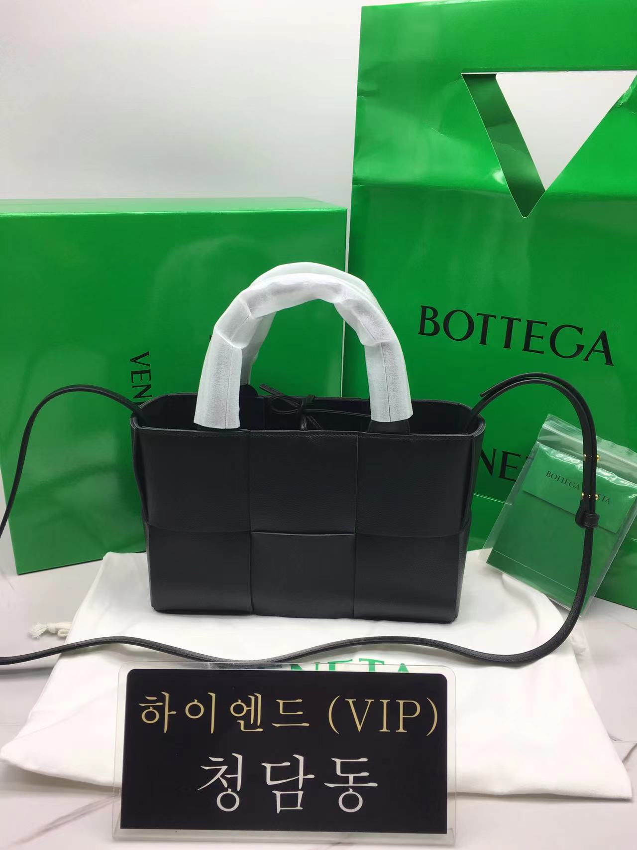 보테가베네타 아르코 토트백 미니