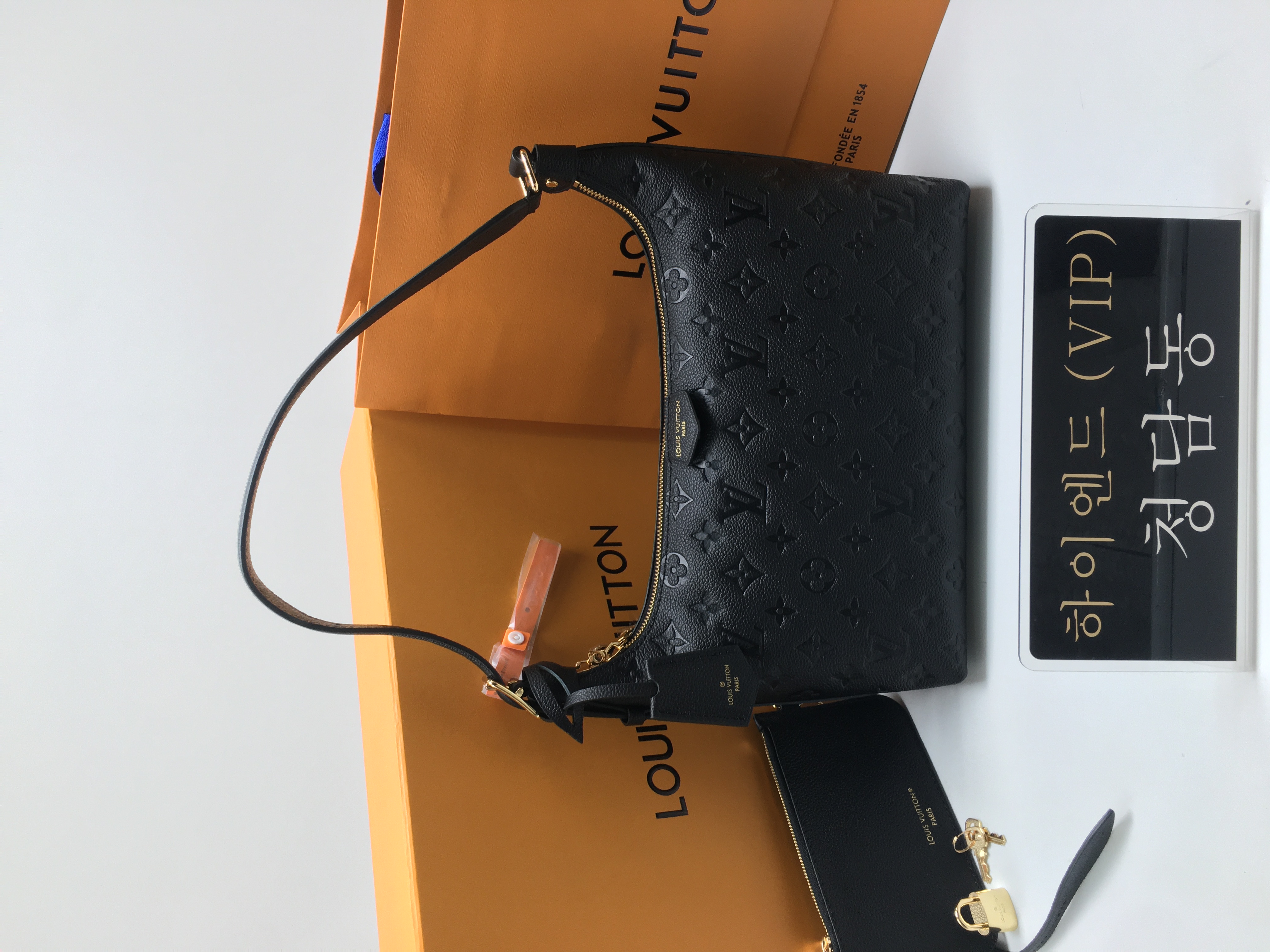 루이비통 삭 스포츠 M46609