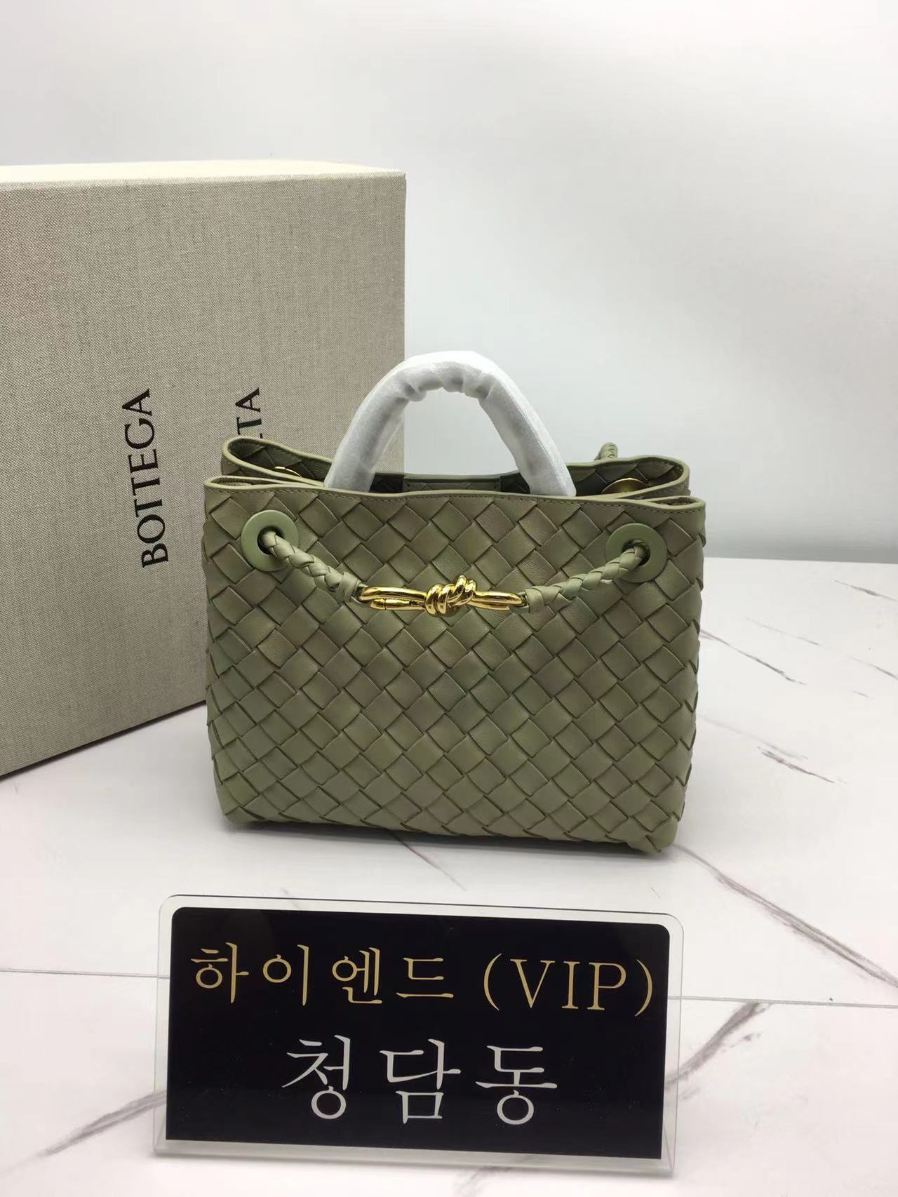 보테가베네타 24SS 안디아모 스몰 743568 (컬러 트래버틴)