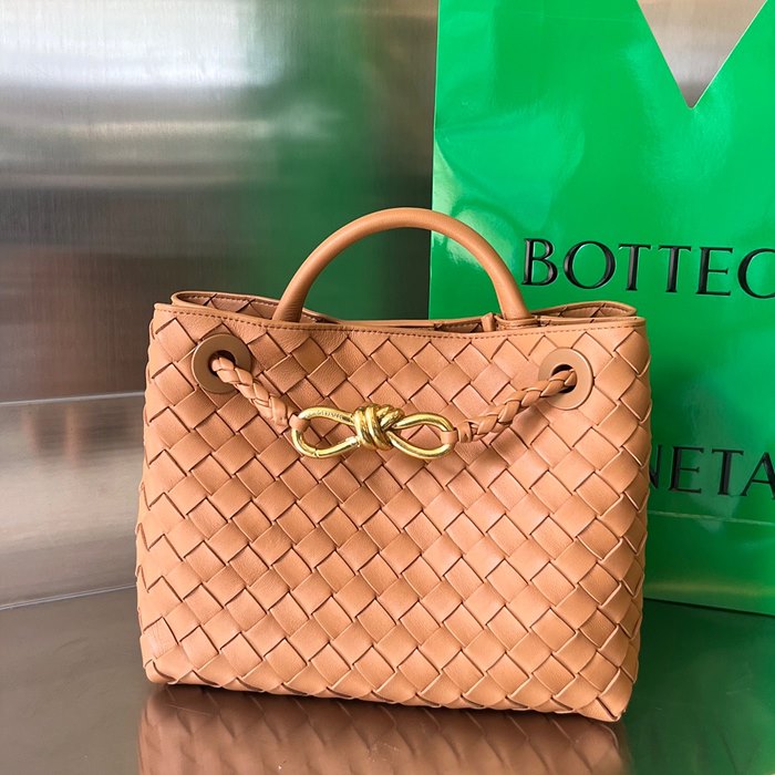  보테가베네타 24SS 안디아모 스몰 743568