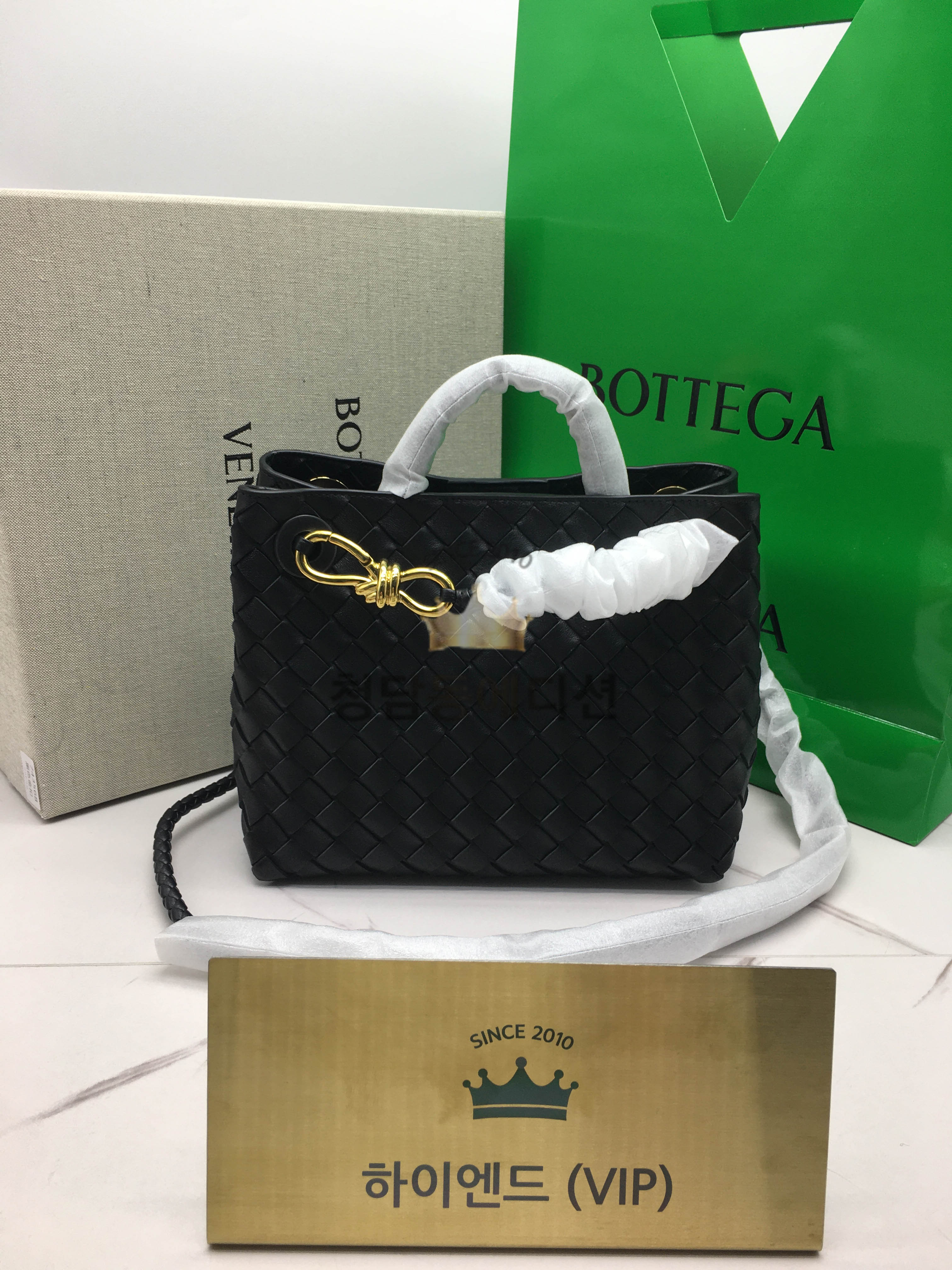 보테가베네타 24SS 안디아모 스몰 743568 (컬러 블랙)