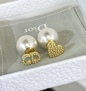 디올 dior cd 하트 펄 귀걸이