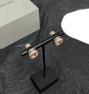 발렌시아가 balenciaga 다이아몬드 스터드 귀걸이