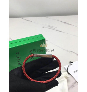 보테가베네타 23FW 브레이드 레더 브레이슬릿