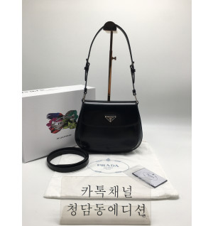 프라다 플랩 브러시드