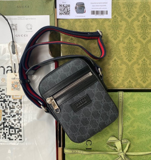 구찌 GG 수프림 메신저백 598103