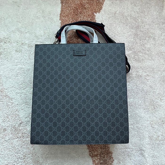 구찌 GG수프림 토트백495559