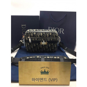 디올 새들 트리플 파우치 남성 크로스백