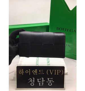 보테가 베네타 맥시 인트레치오 장지갑 679845 (컬러 블랙)