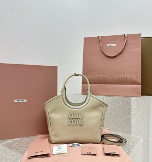 미우미우 23FW MIU MIU 아이비 가죽백