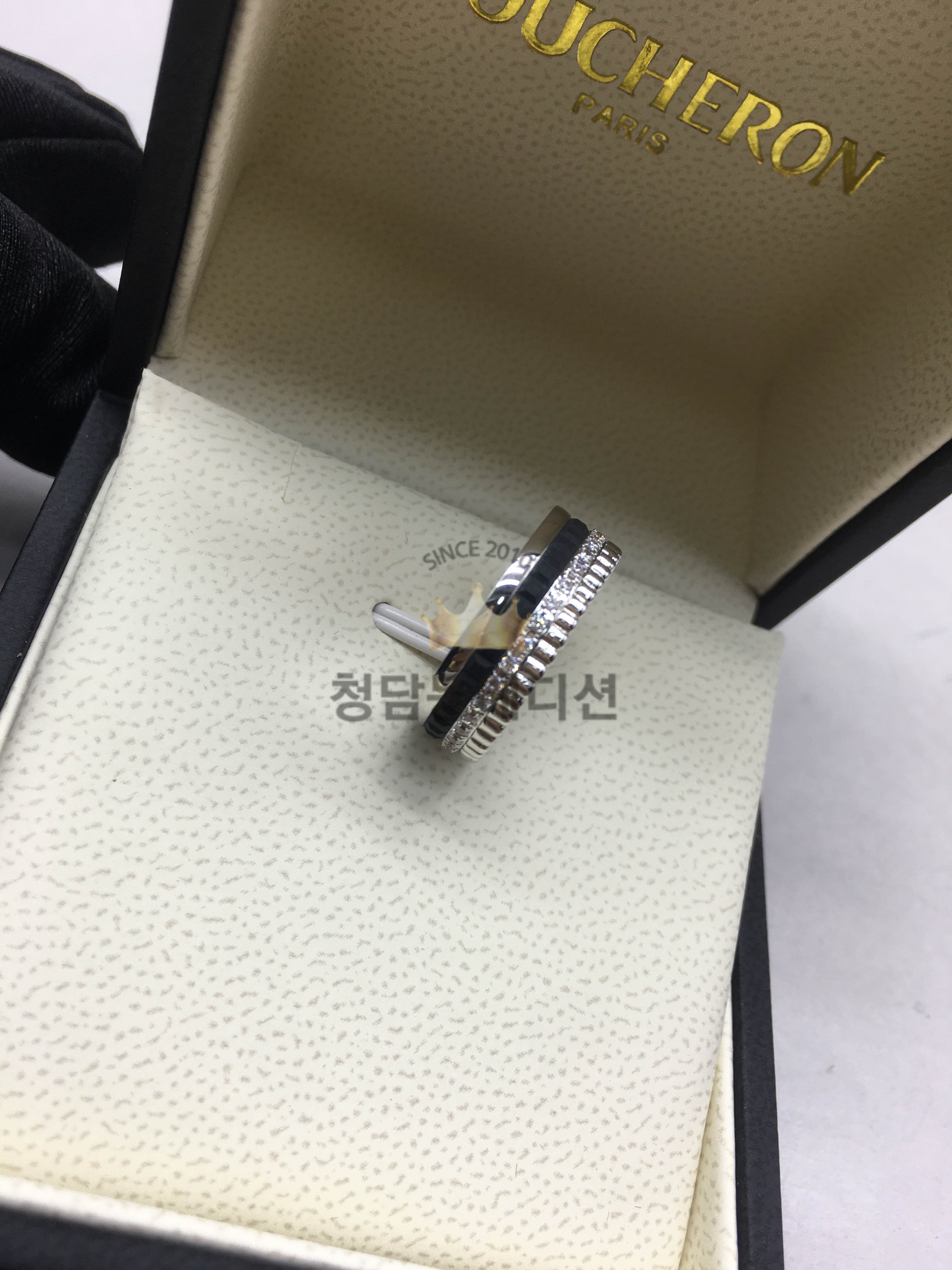 부쉐론 콰트로 화이트 에디션 링 (컬러 화이트실버, 골드/로즈골드)