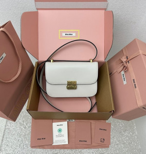 미우미우 MIU MIU 가죽 메탈로고 버클 숄더백