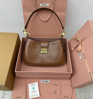 미우미우 MIU MIU 가죽 메탈로고 호보백