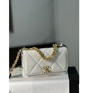 샤넬 23P 19 WOC 턴락 화이트 금장 AP3267 (renewal ver.)