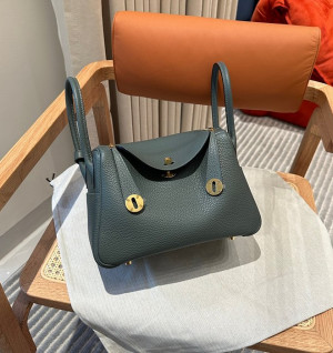 에르메스 미니 린디 올수공 (컬러 베르 아망드)