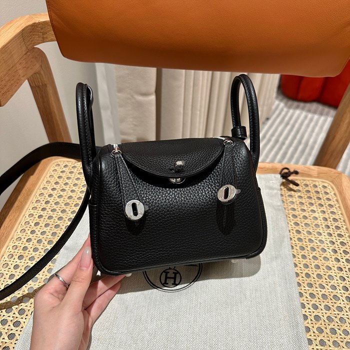 에르메스 미니 린디 올수공 (컬러 누아/은장)