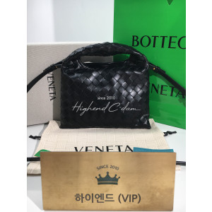 보테가베네타 미니 홉 토트백 777586