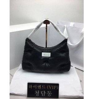 메종마르지엘라 글램슬램 호보백 미디움 (컬러 블랙)