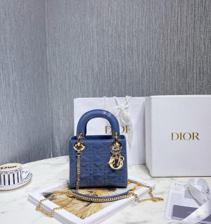 디올 레이디백 17cm 페이던트