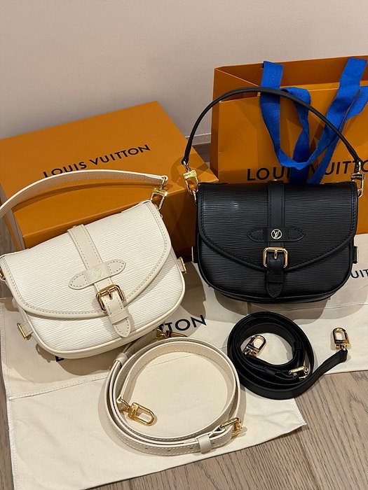 루이비통 소뮈르 BB M23469 (컬러 블랙, 화이트)
