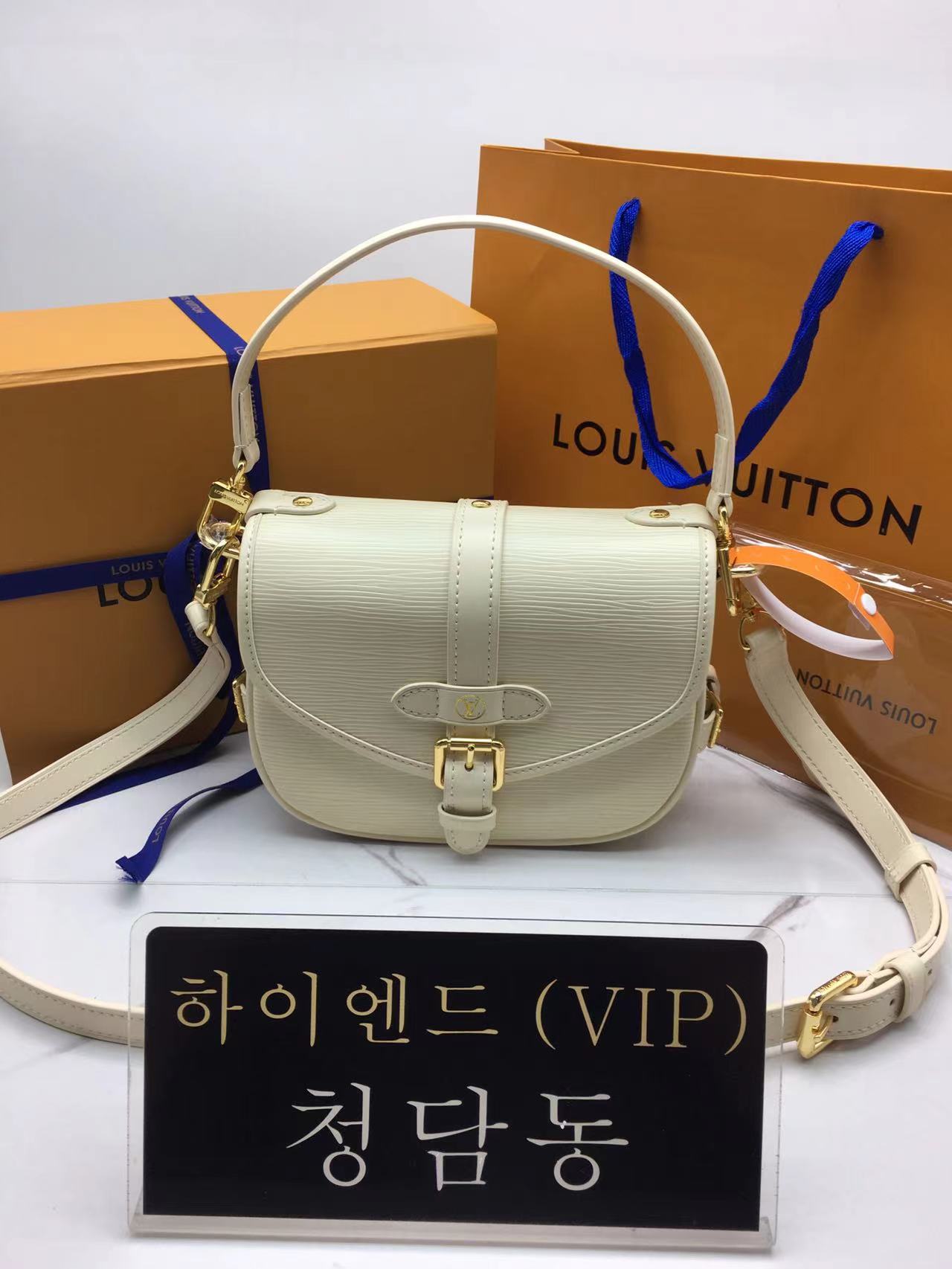 루이비통 소뮈르 BB M23469 (컬러 블랙, 화이트)