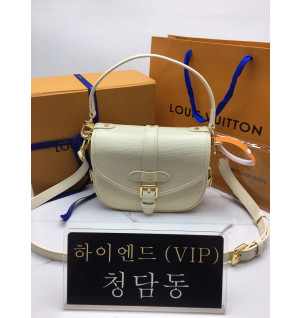 루이비통 소뮈르 BB M23469 (컬러 블랙, 화이트)