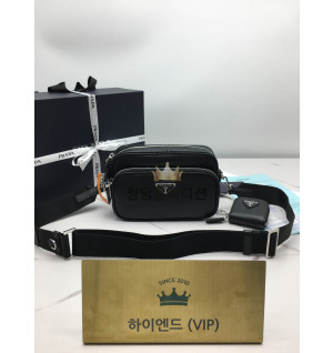 프라다 사피아노 가죽 숄더백