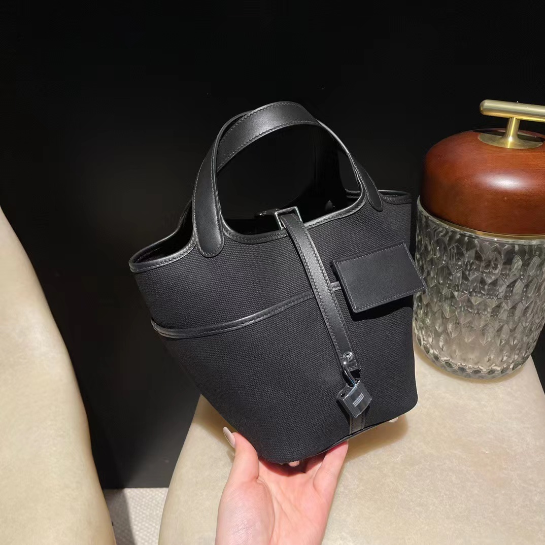 에르메스 피코탄18 캔버스 올수공 (은장 블랙)