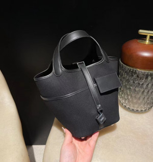 에르메스 피코탄18 캔버스 올수공 (은장 블랙)