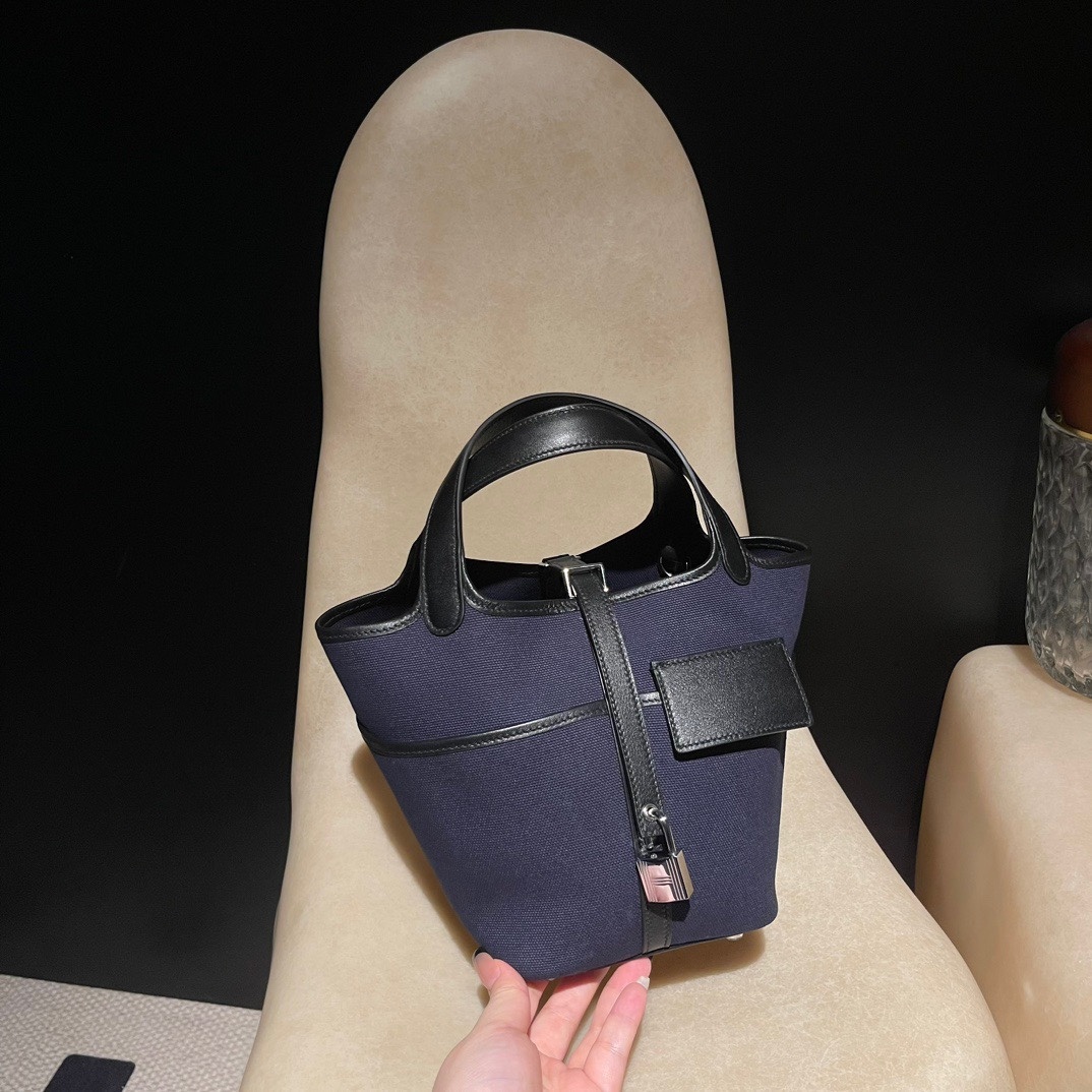 에르메스 피코탄18 캔버스 올수공 은장 (컬러 네이비)