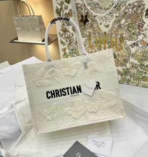 디올 북토트백 미디움 정품급