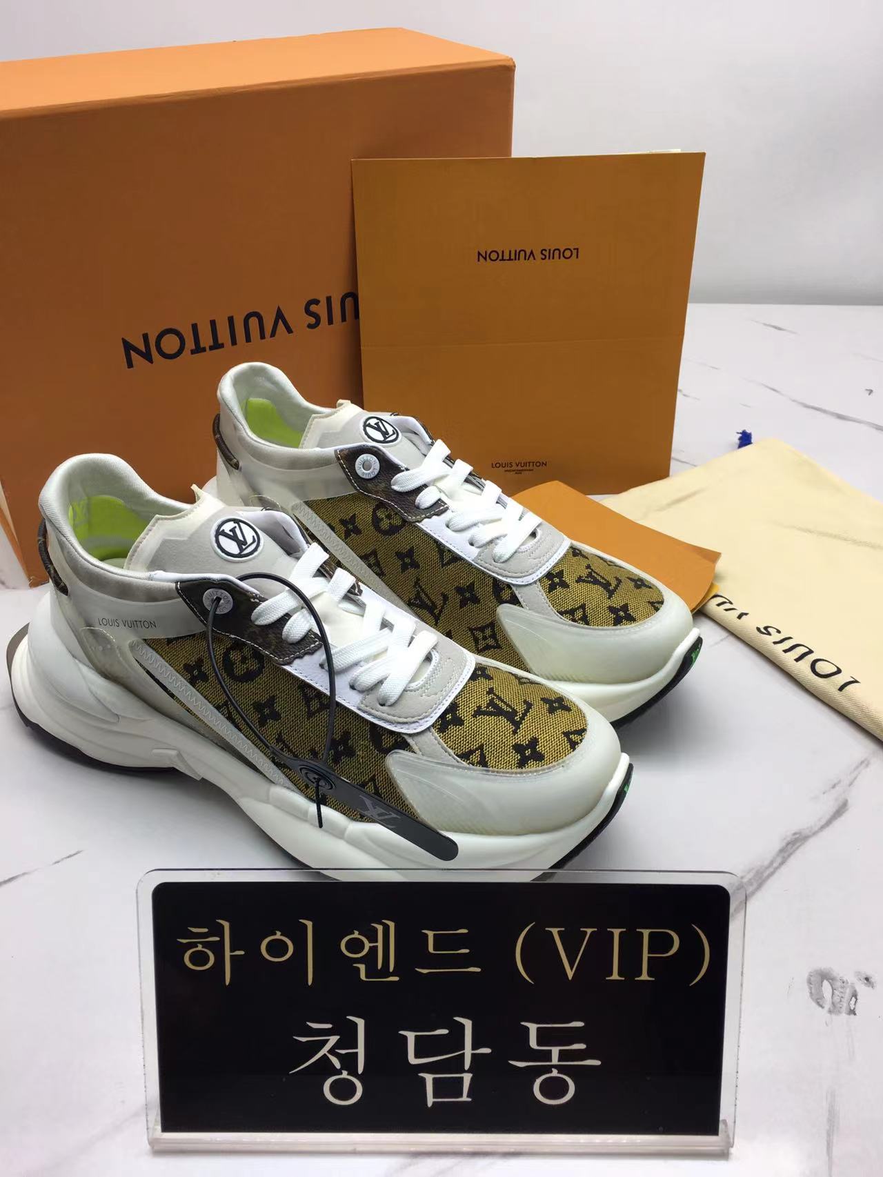 루이비통 런55 스니커즈 (여성용)