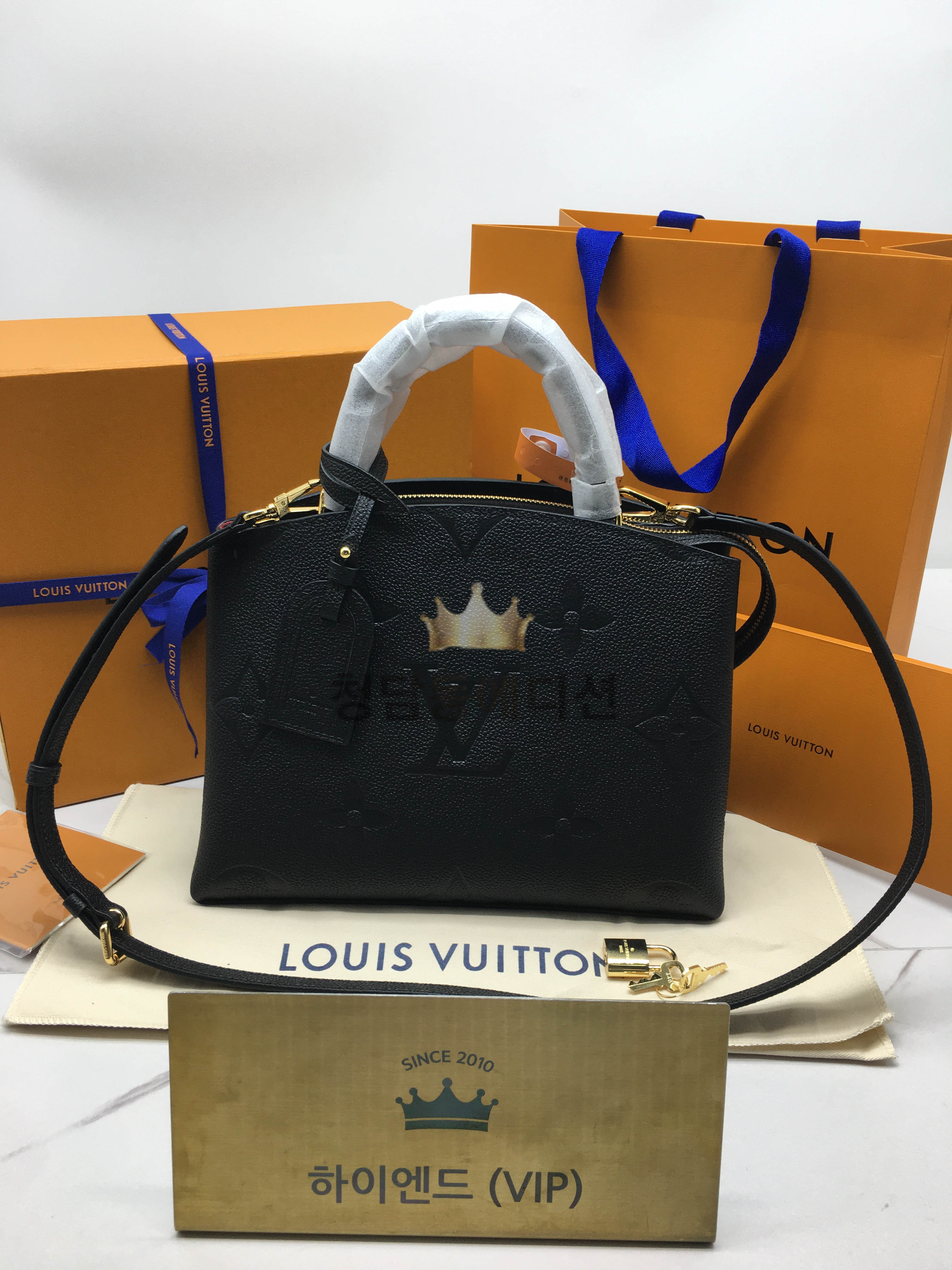 루이비통 쁘띠 팔레 토트백 M58916 (컬러 블랙)