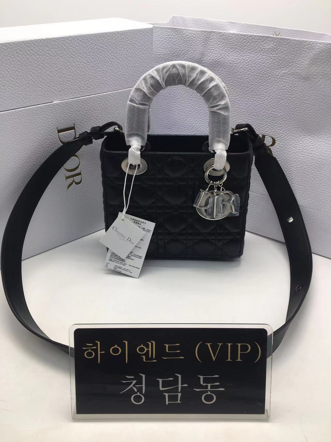 디올 레이디백 스몰 (램스킨) (upgrade ver)