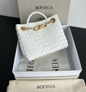 보테가베네타 24SS 안디아모 스몰 체인 숄더백 786008