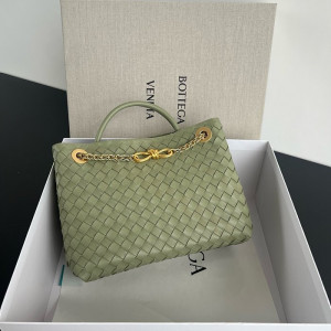 보테가베네타 24SS 안디아모 미디움 체인 숄더백 786009