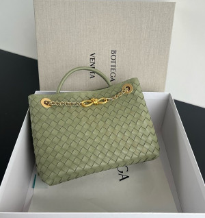 보테가베네타 24SS 안디아모 미디움 체인 숄더백 786009