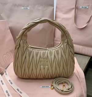 미우미우 MIU MIU 완더 마테라쎄 호보백 미디움