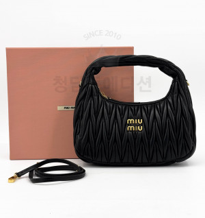 미우미우 MIU MIU 완더 마테라쎄 호보백 미디움