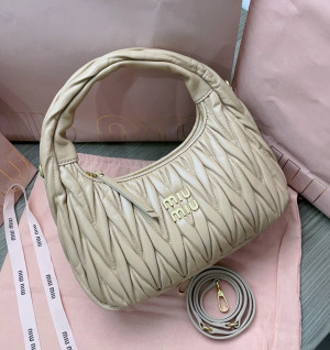 미우미우 MIU MIU 완더 마테라쎄 호보백 미디움