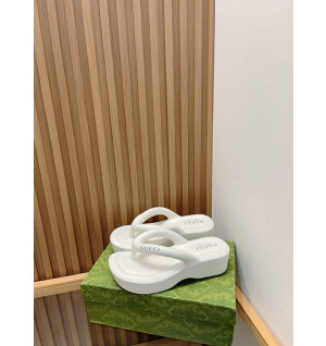 구찌 23ss 플랫폼 플립플랍 (굽 4cm)