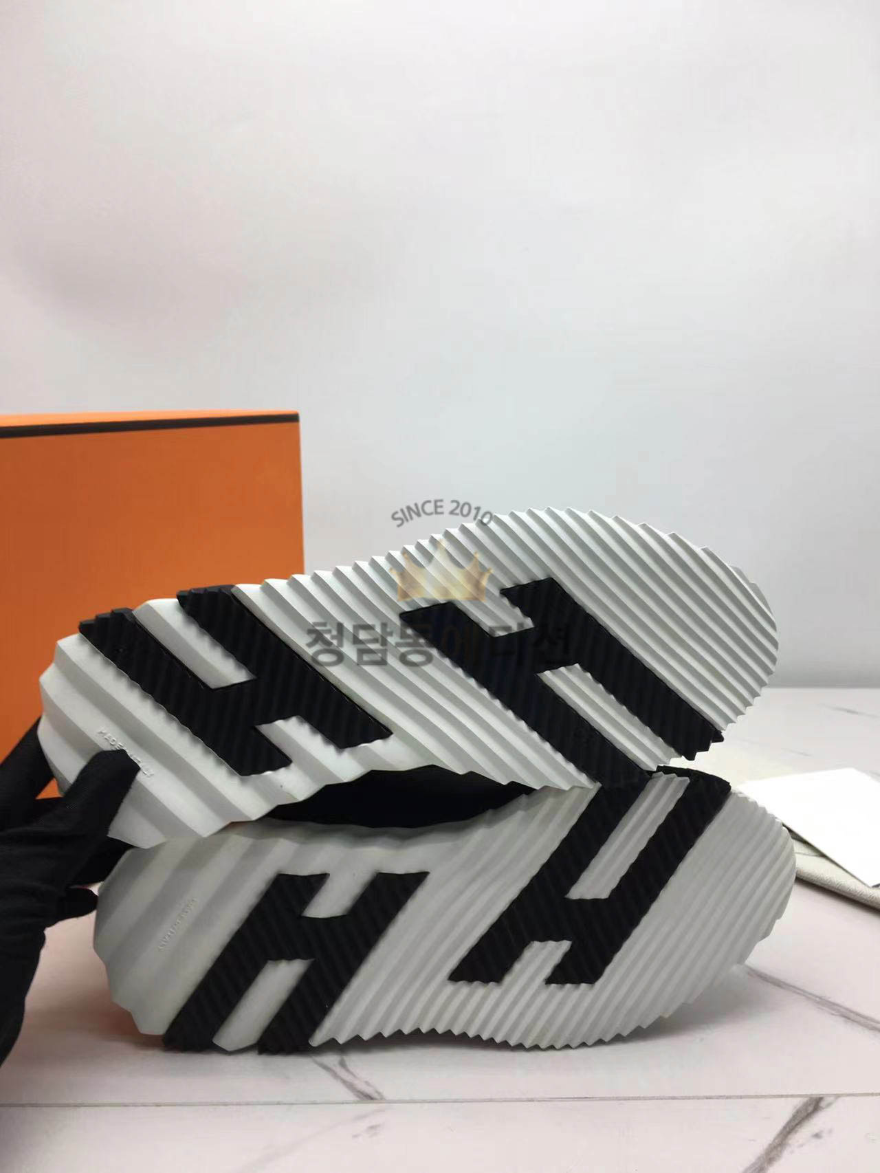 에르메스 바운싱 스니커즈 (남녀공용)