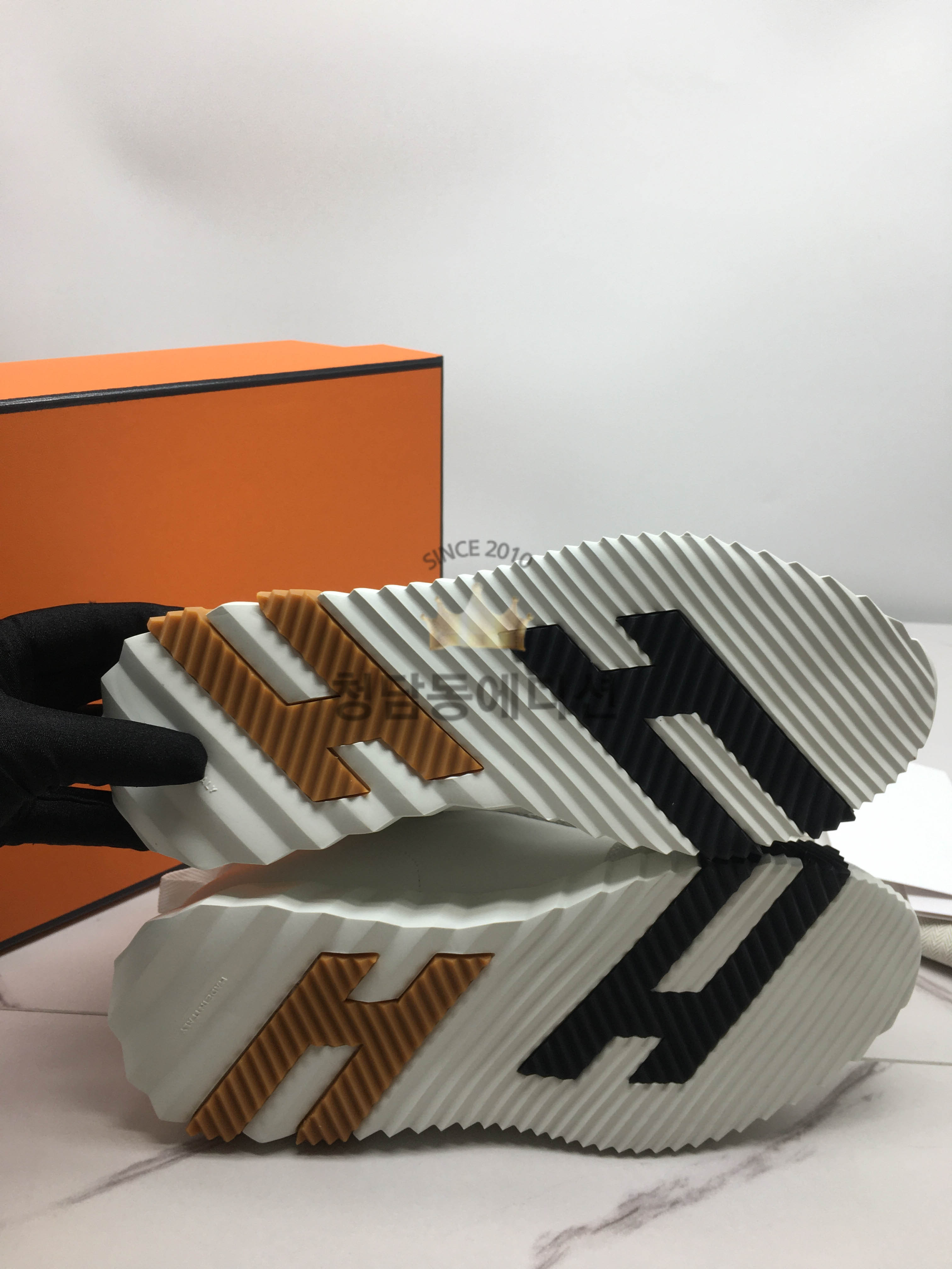 에르메스 바운싱 스니커즈 (남녀공용)