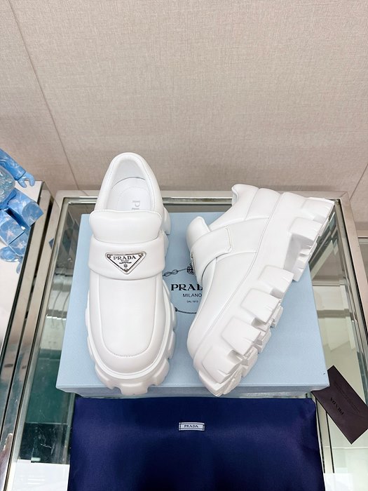 프라다 소프트 로퍼