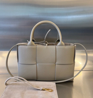 보테가베네타 아르코 토트백 미니