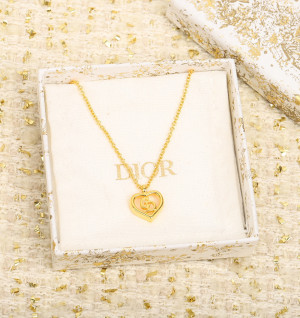 디올 cd 하트 목걸이