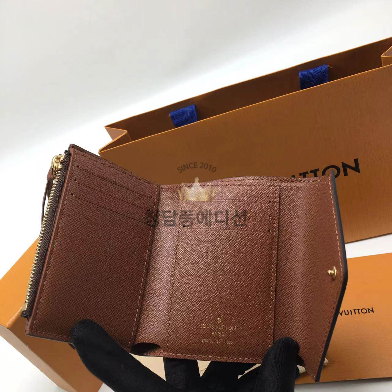 루이비통 모노그램 빅토린 월릿 M62472